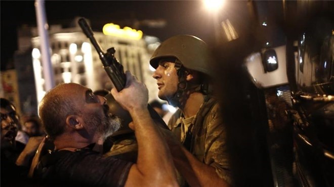 ការធ្វើរដ្ឋប្រហារនៅទួរគី៖ក្រិកបដិសេធសំណូមពរសុំជ្រកកោនរបស់ទាហានទួរគី៧នាក់